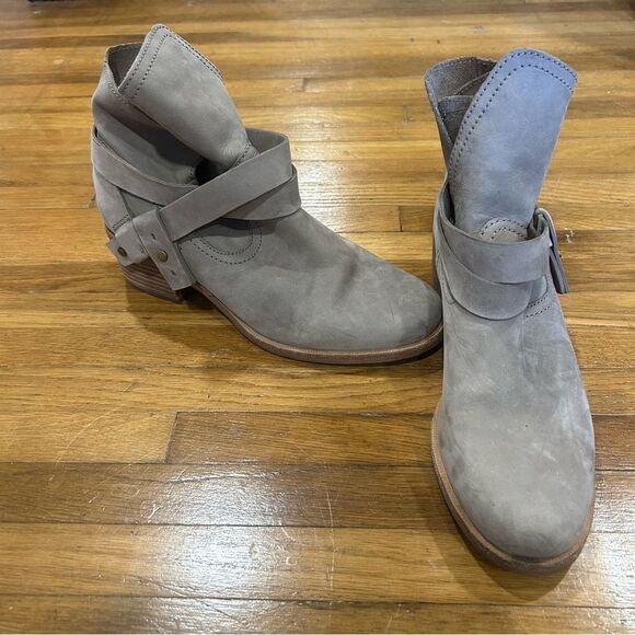 Revolve UGG Elora Leather Buckle Ankle Boot in Sahara - Picture 9 of 10